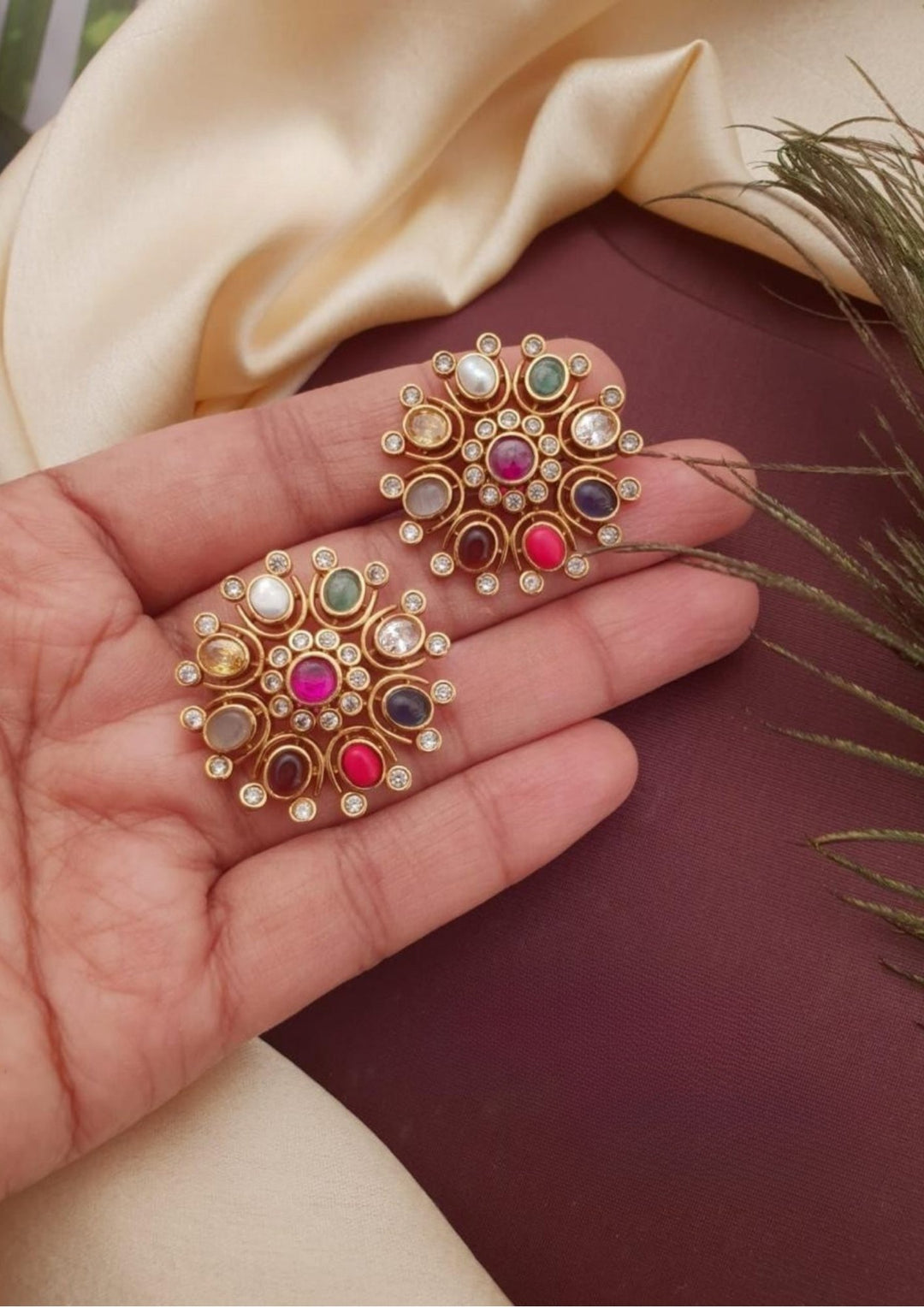 Kundan Studs g10650