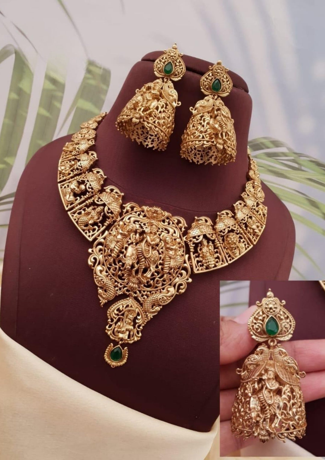 Kundan Temple Necklace with Earrings g101950