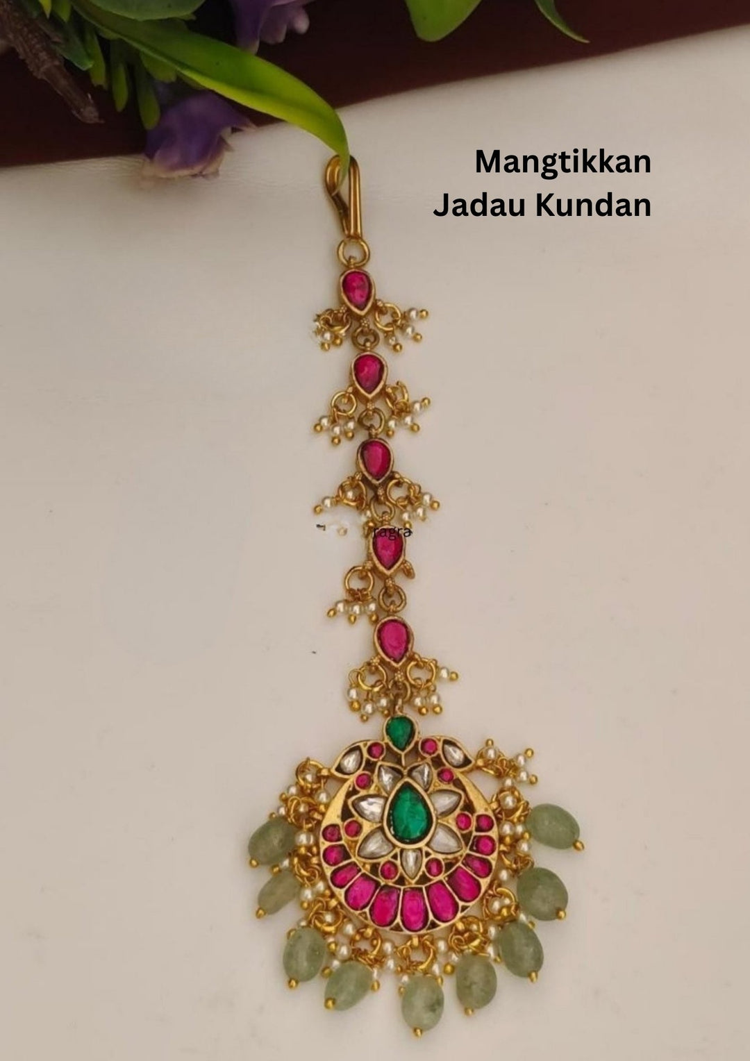 Kundan and beads mangtikka s 130079