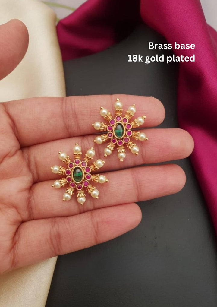 Kundan Studs g 10299