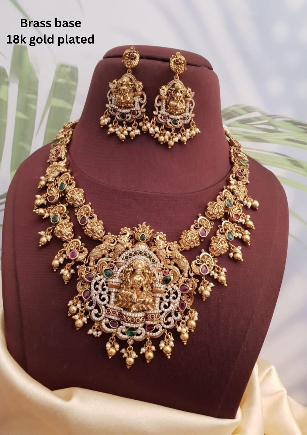 Kundan Temple Necklace with Earrings  g102650