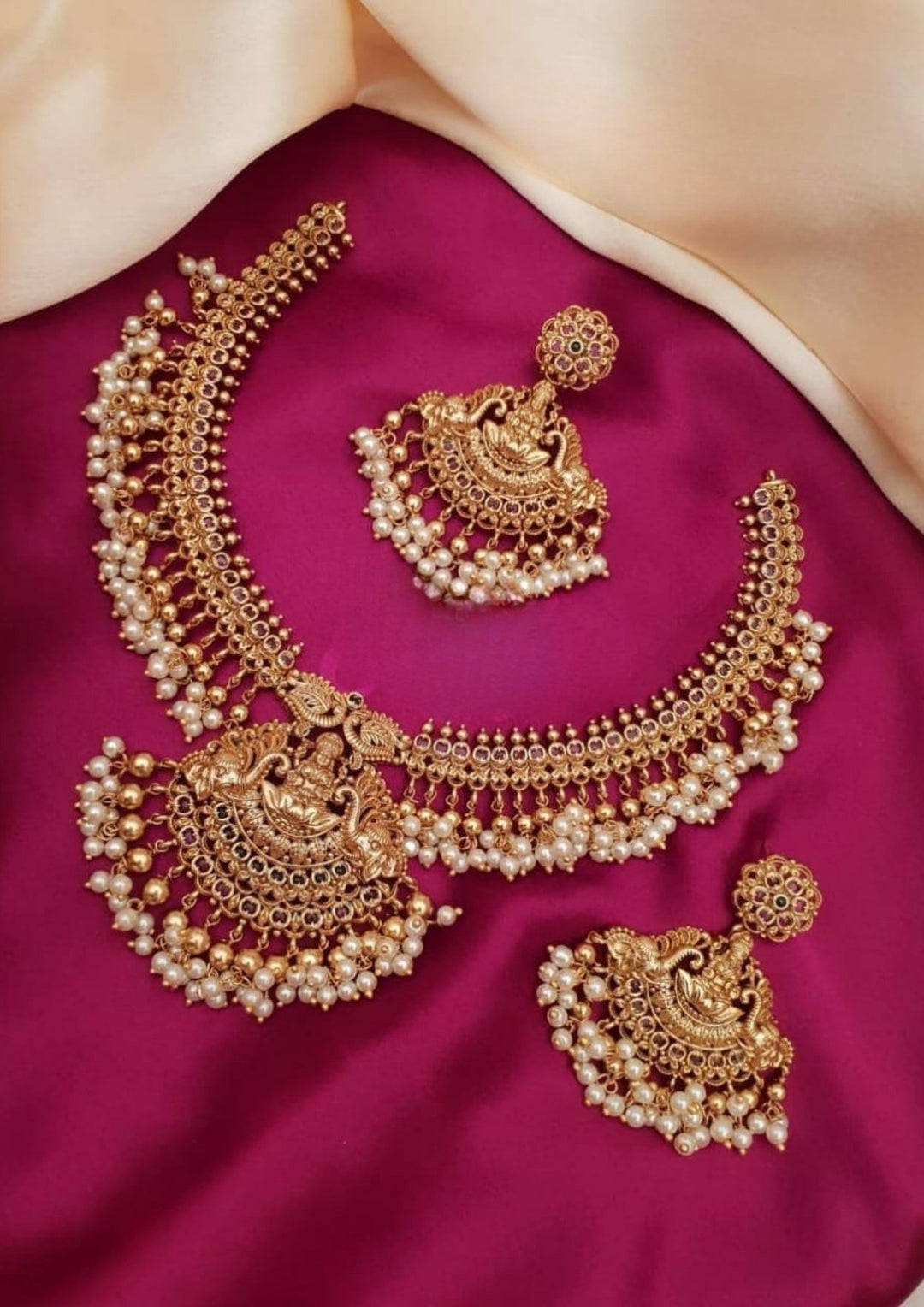 Kundan Temple Necklace with Earrings g101920