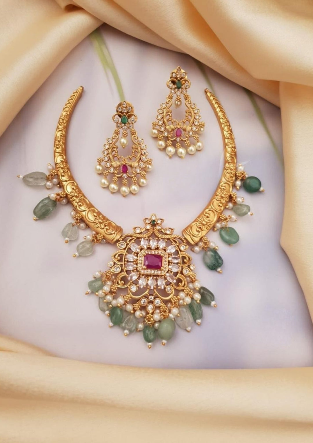 Kundan Necklace with Earrings g10850