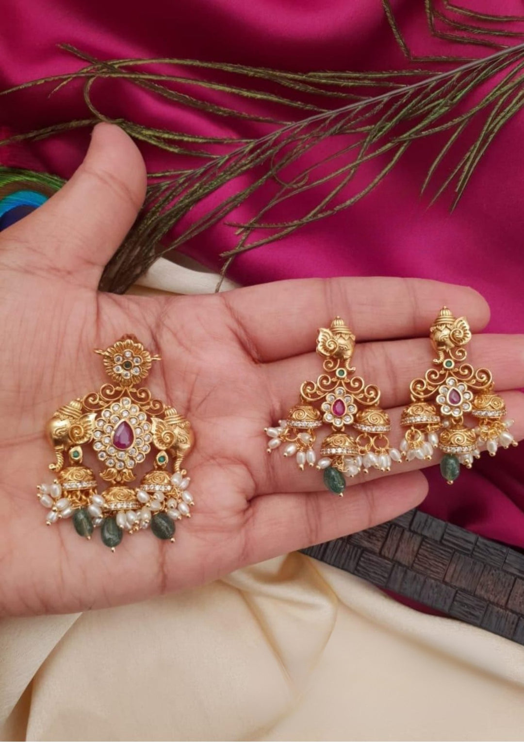 Kundan & Beads Pendant with Earrings g 10920