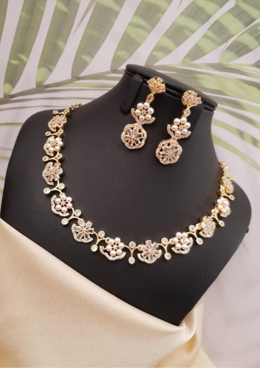 Kundan Necklace with Earrings g 101150