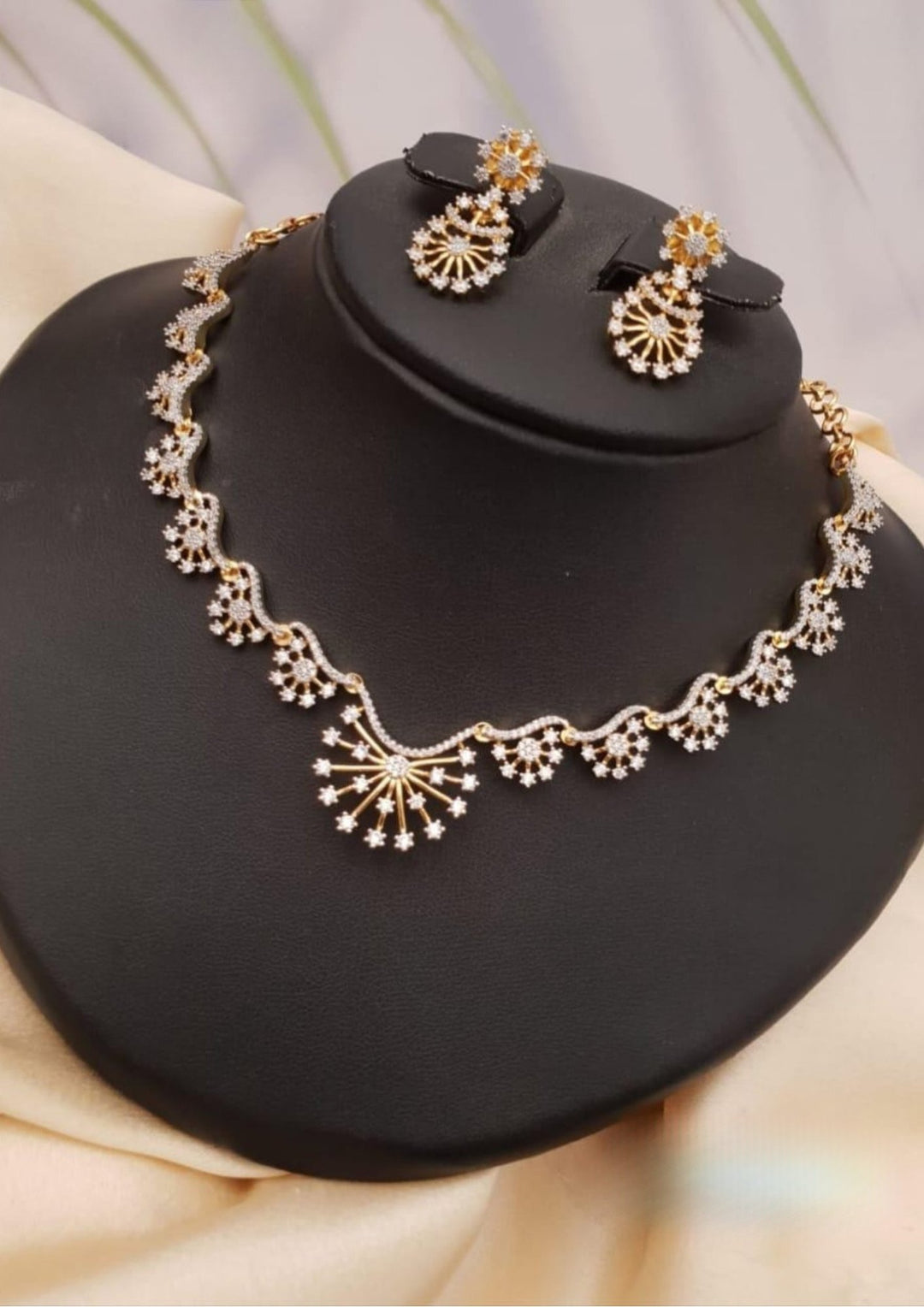 Kundan Necklace With Earrings g 101050