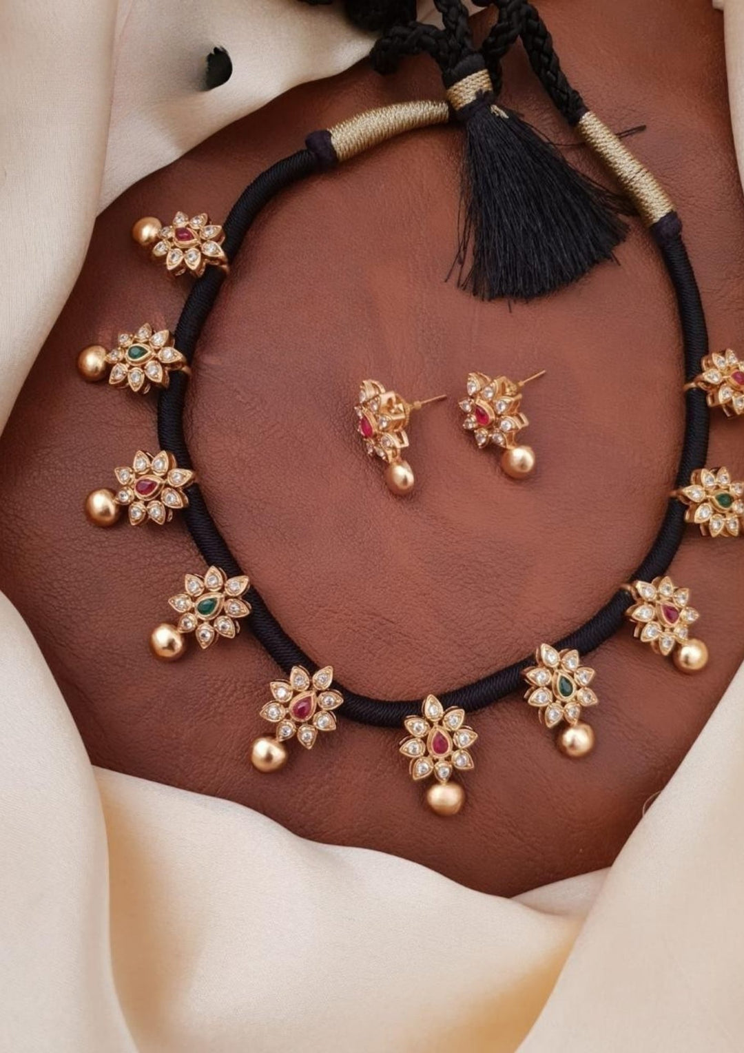 Kundan Necklace with Earrings g101450