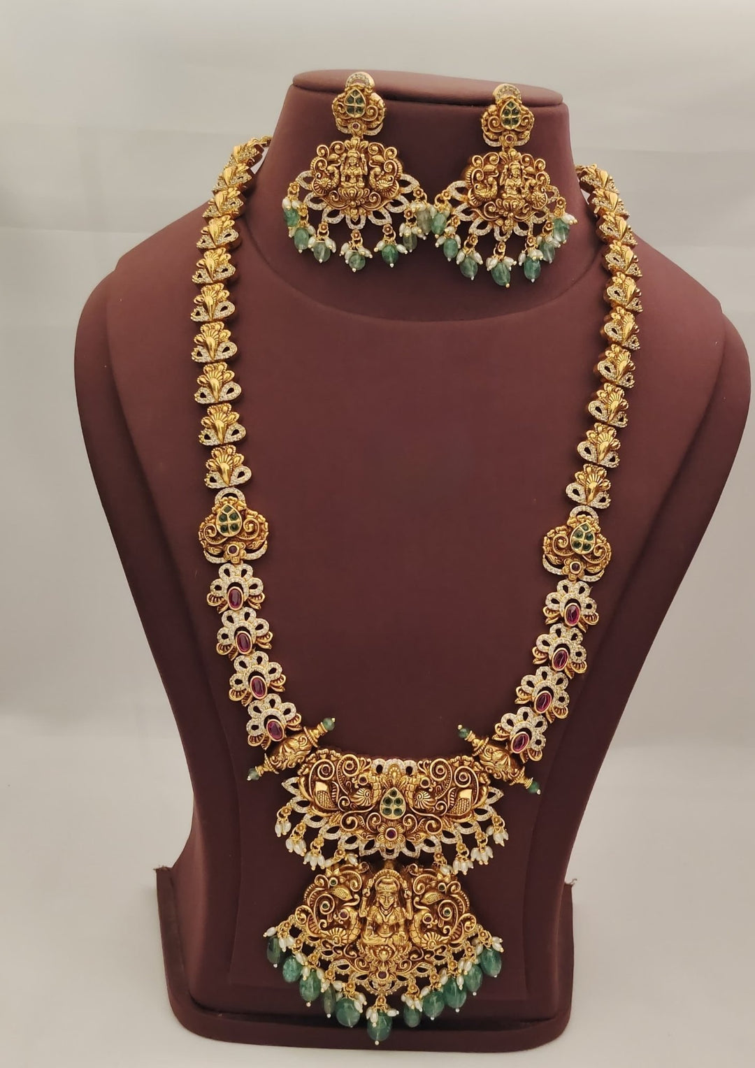 Kundan Temple Necklace with Earrings s500064