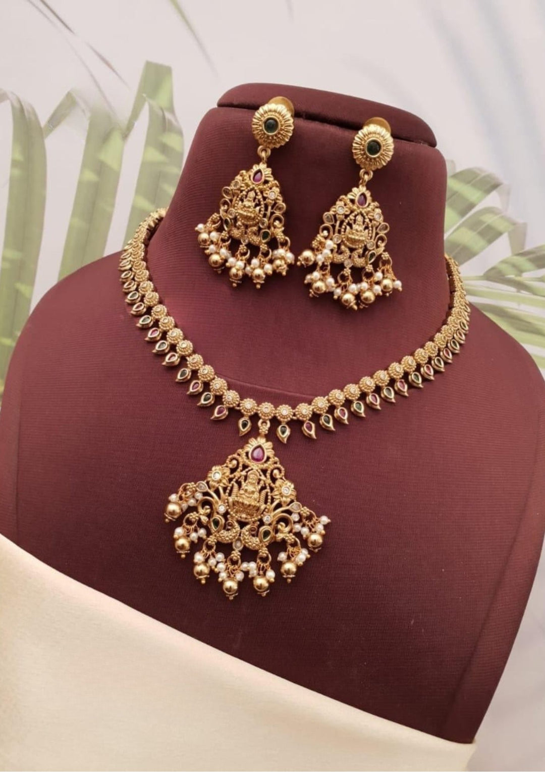 Kundan Temple Necklace with Earrings g 101200