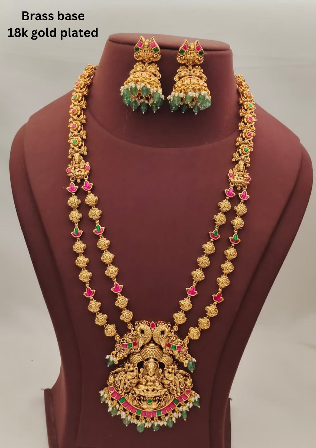 Kundan Temple Necklace with Earrings s680046