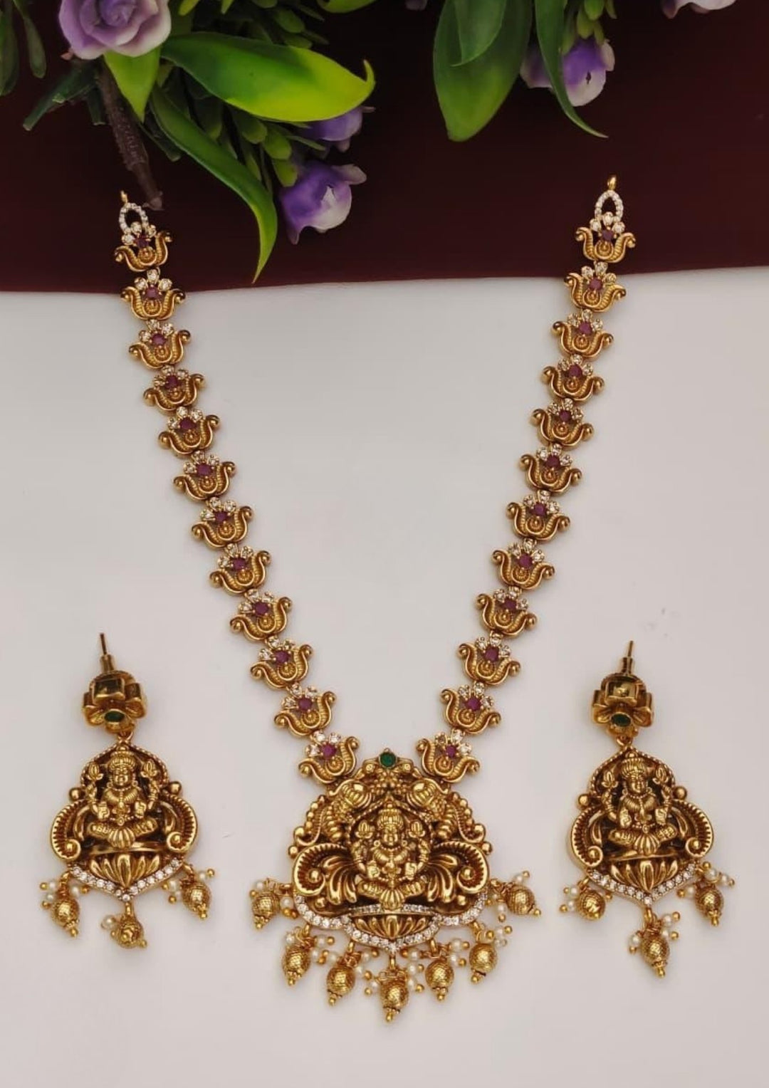 Kundan Temple Necklace with Earrings s190051