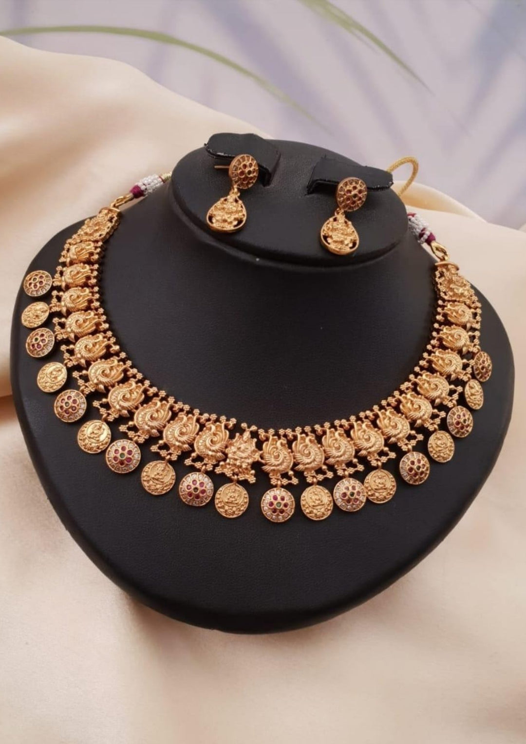 Kundan Necklace with Earrings g101020