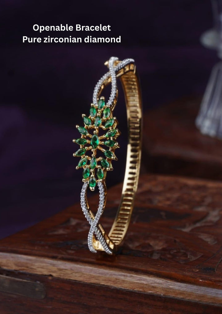 Pure Zirconian Diamond Openable Bracelet c104520