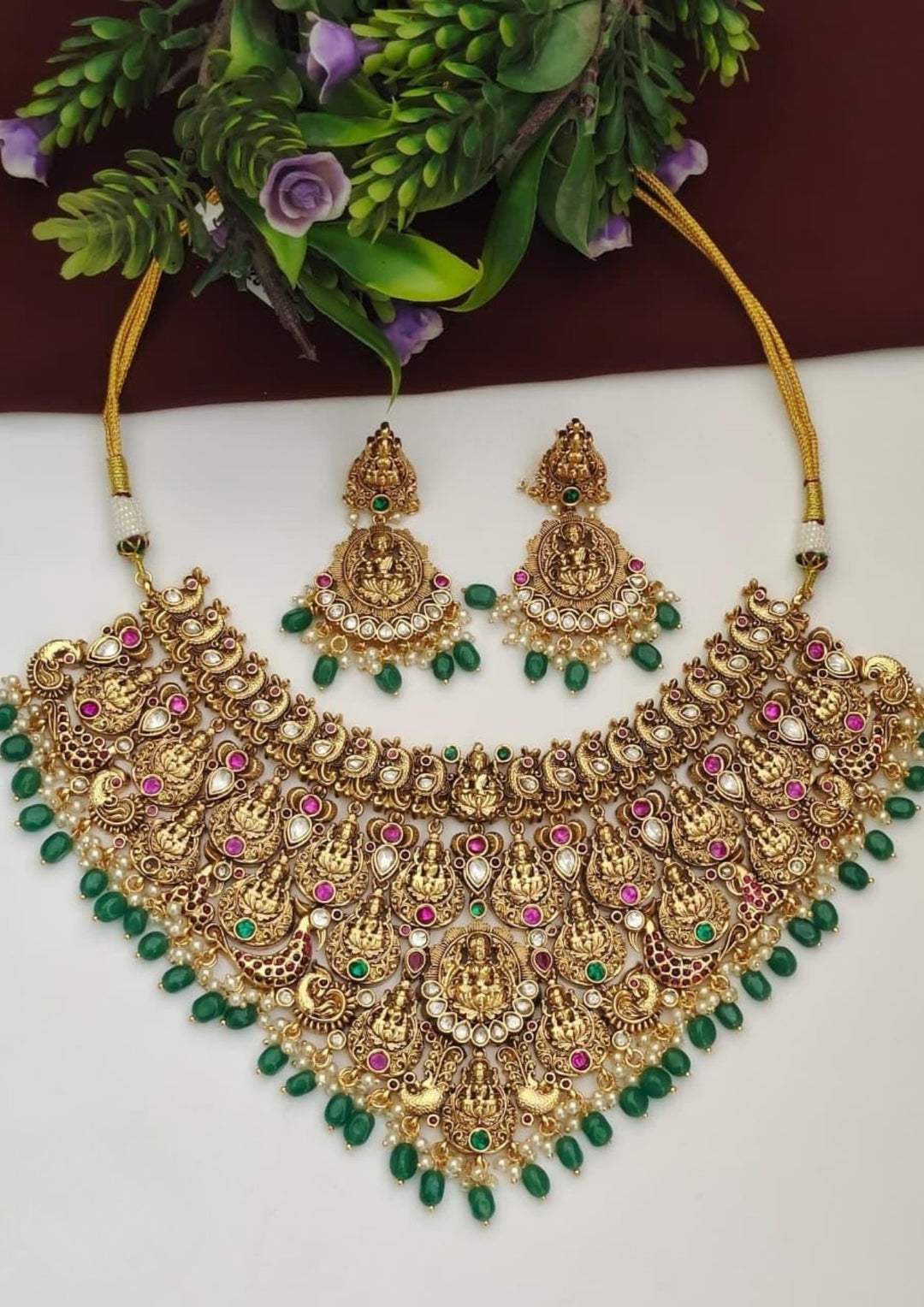 Kundan Temple Necklace with Earrings s700066