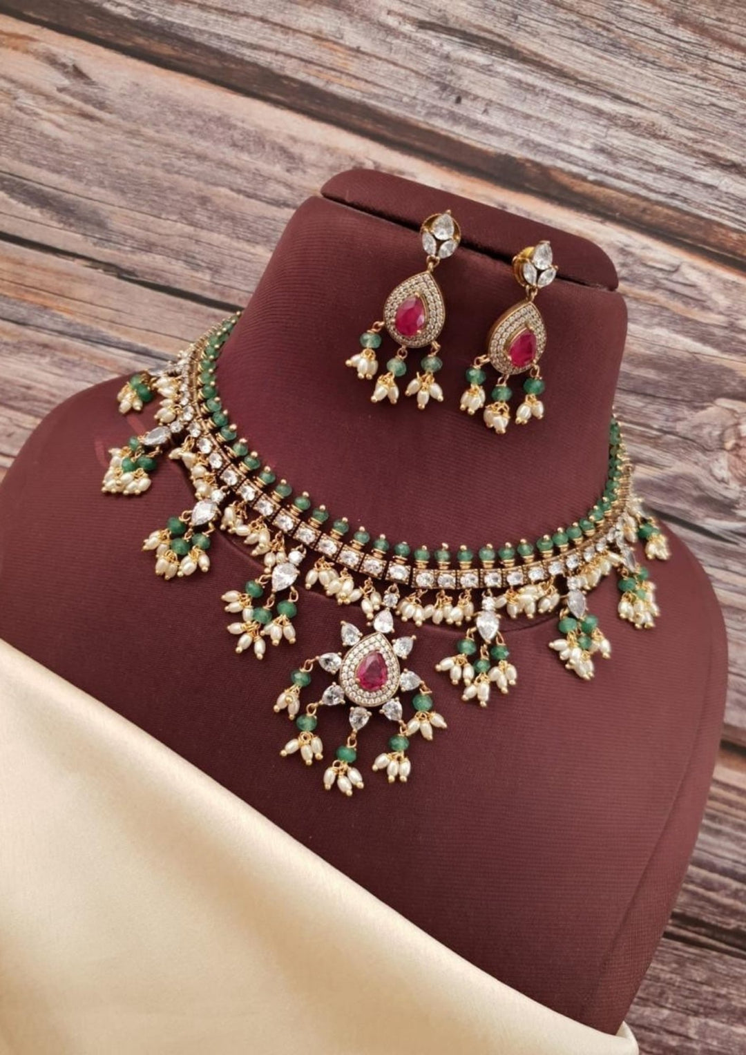 Victorian & Rice Pearls Necklace with Earrings g101850