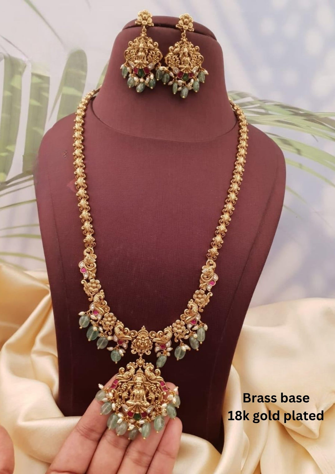 Jadau Kundan Temple Necklace with Earrings g102880