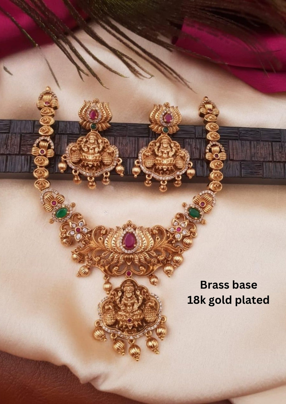Jadau Kundan Temple Necklace with Earrings g101199