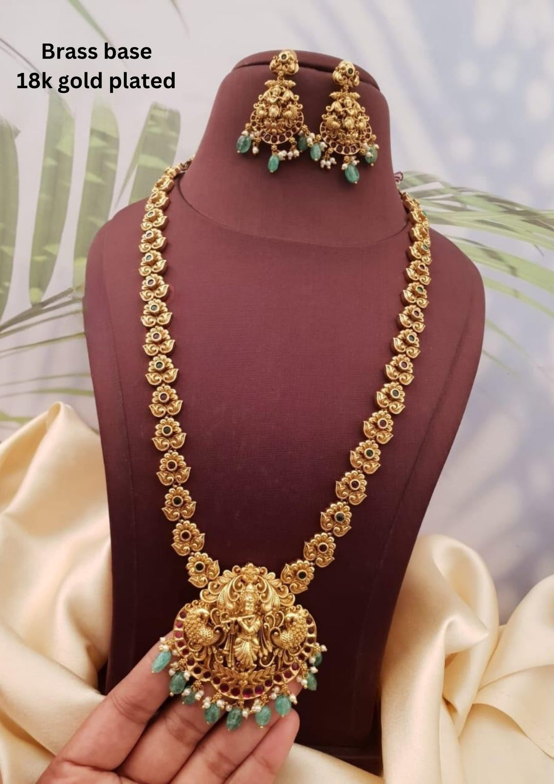 Kundan Temple Necklace with Earrings g102799