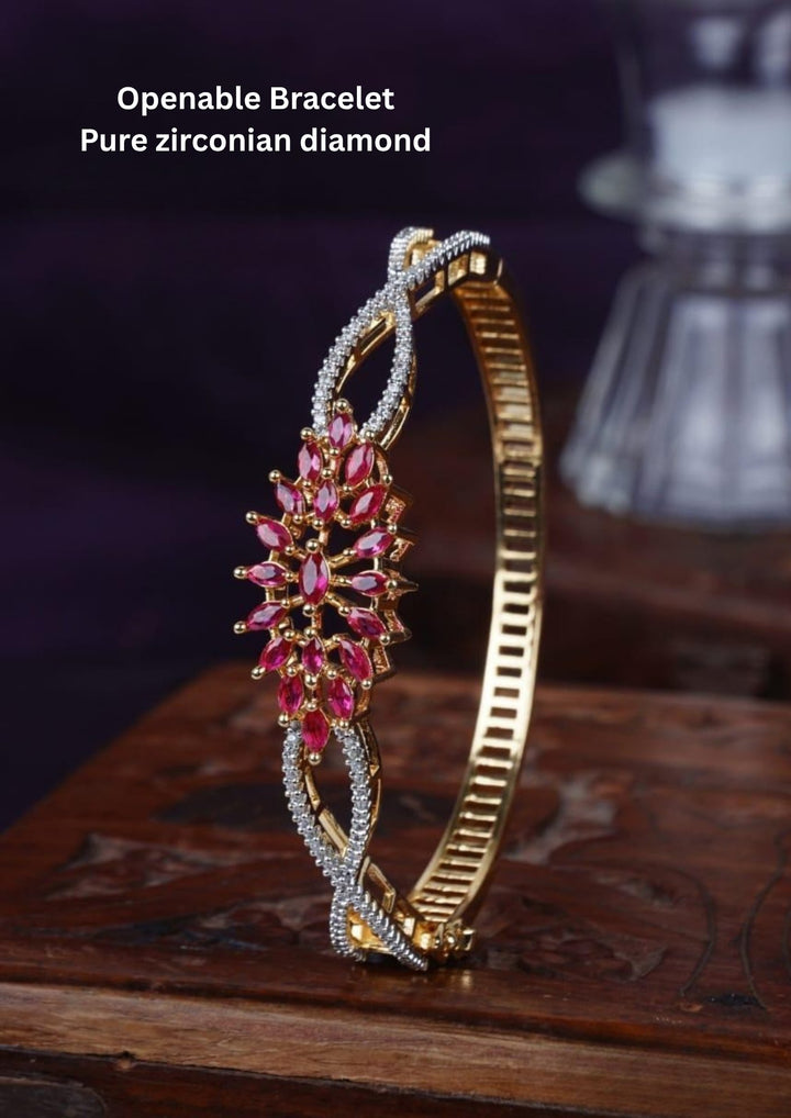 Pure Zirconian Diamond Openable Bracelet c104520