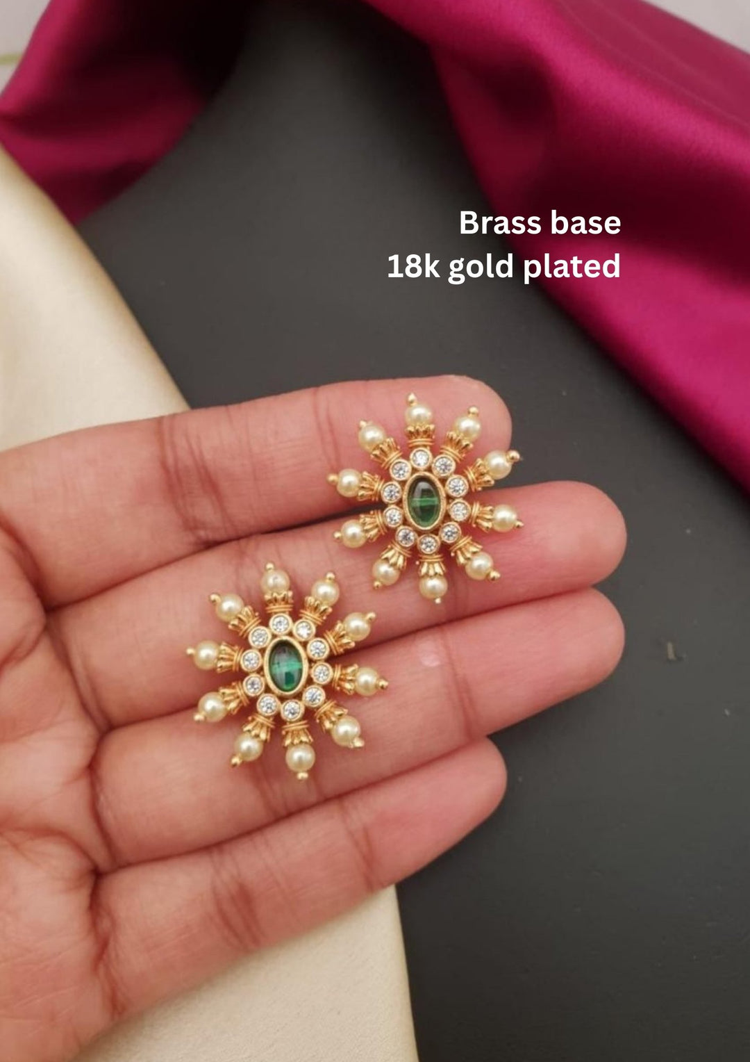 Kundan Studs g 10299