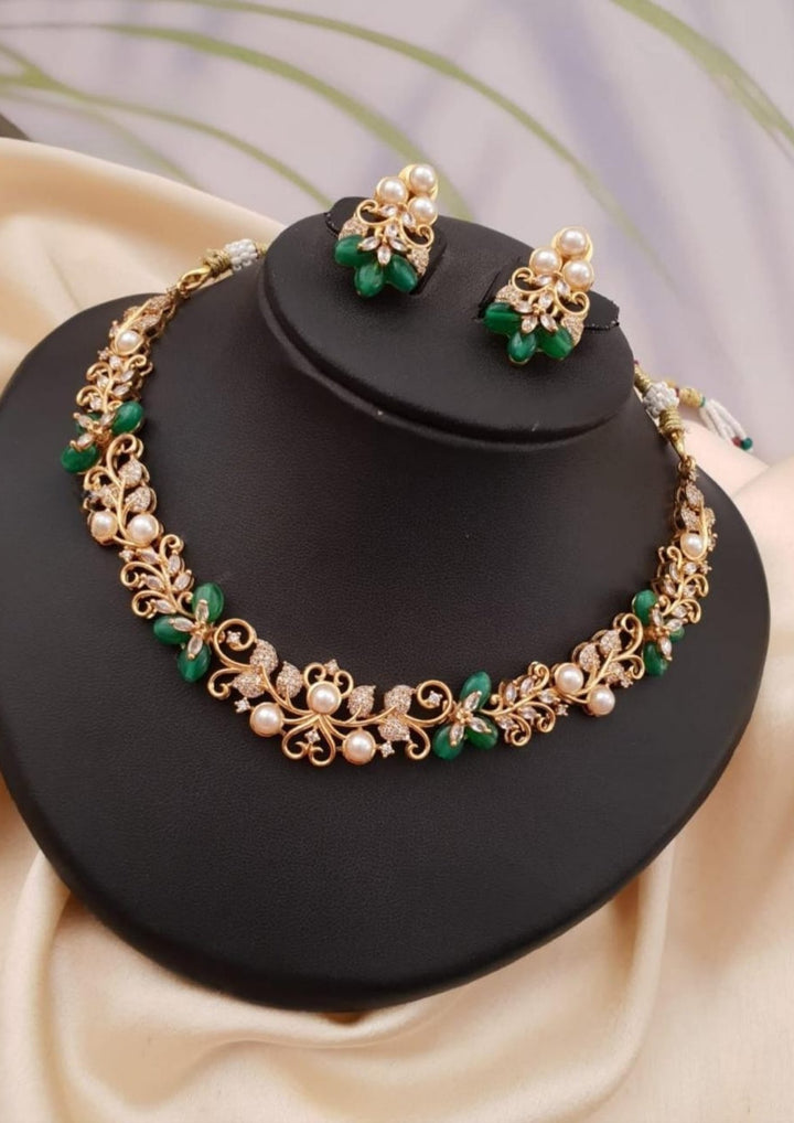 Kundan Necklace with Earrings g10999