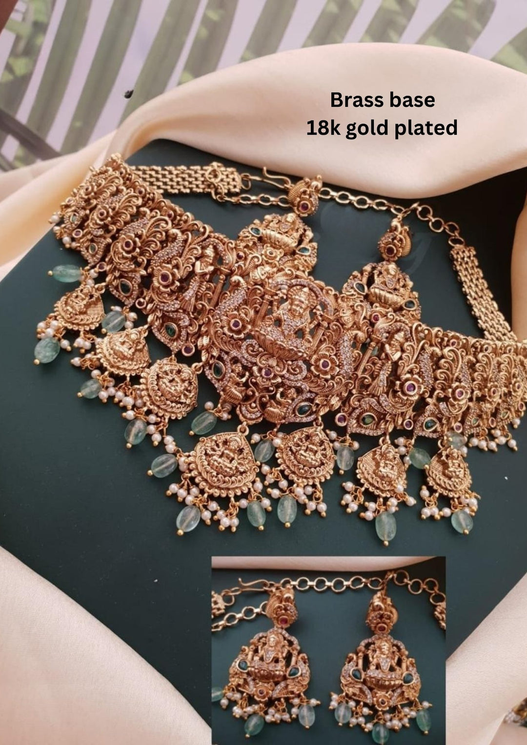 Kundan Temple Necklace with Earrings g102650
