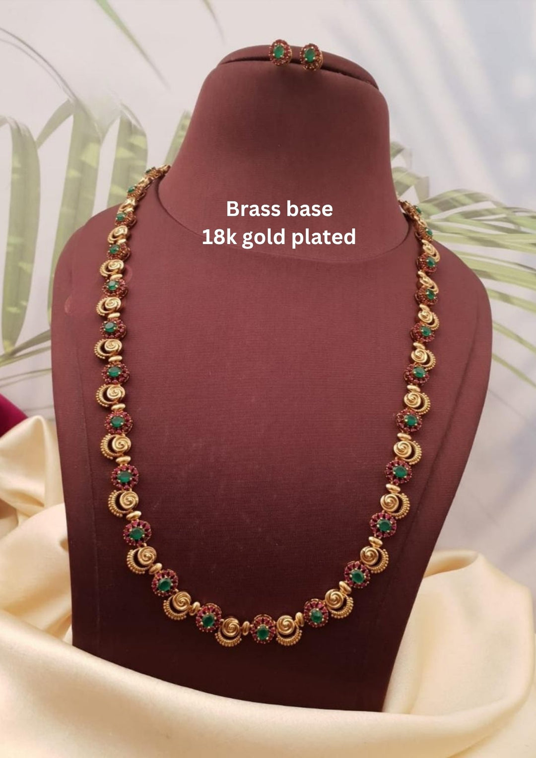 Kundan Necklace with Earrings g101099