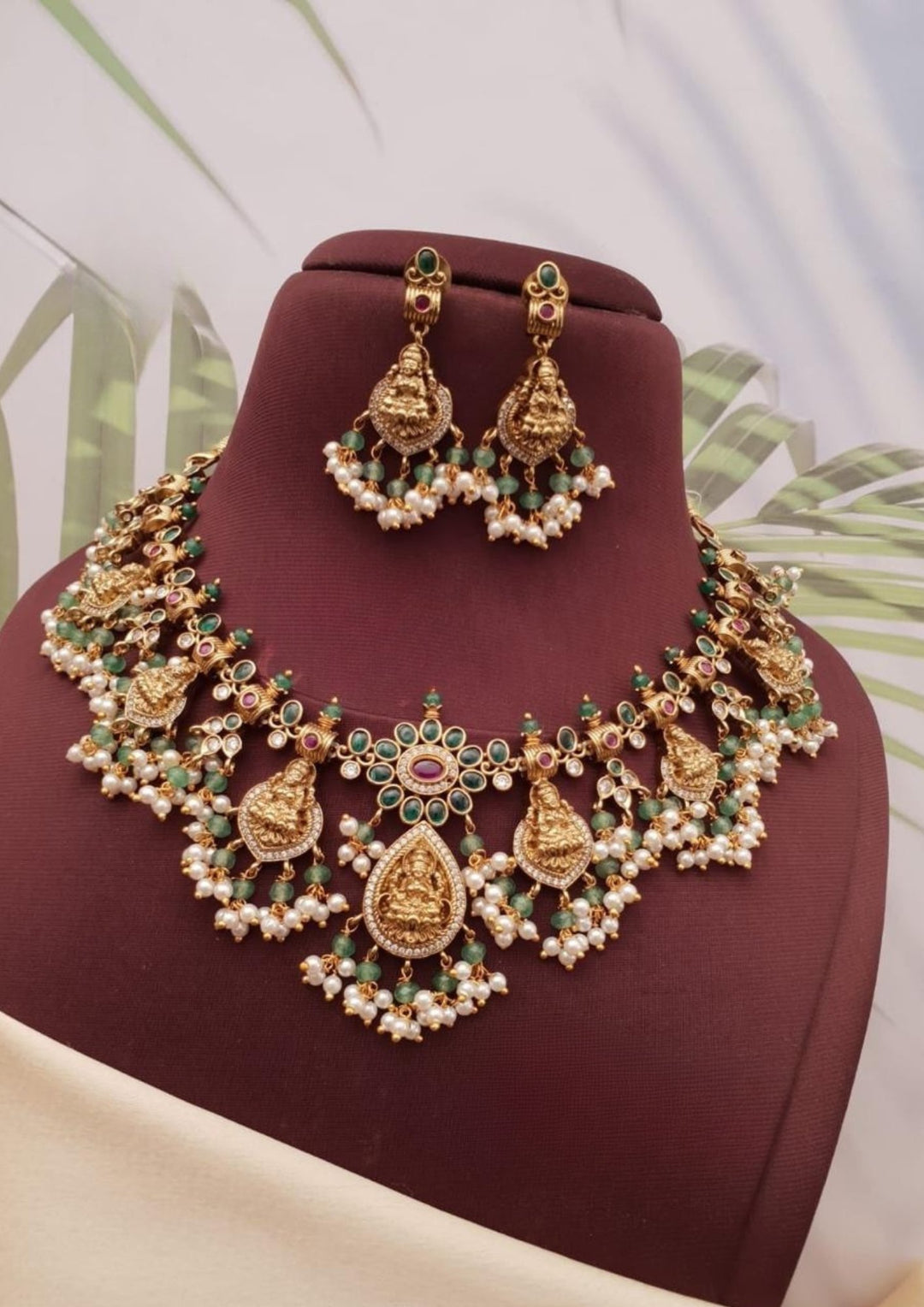 Kundan Temple Necklace With Earrings g 102350