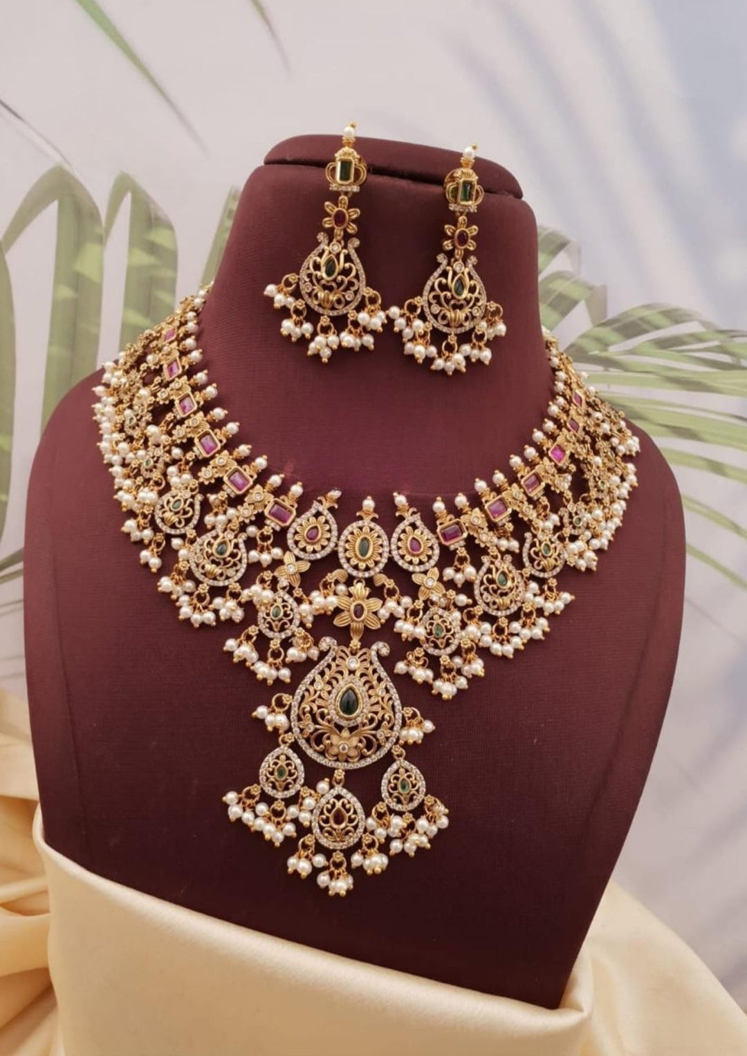Kundan Necklace with Earrings s102599