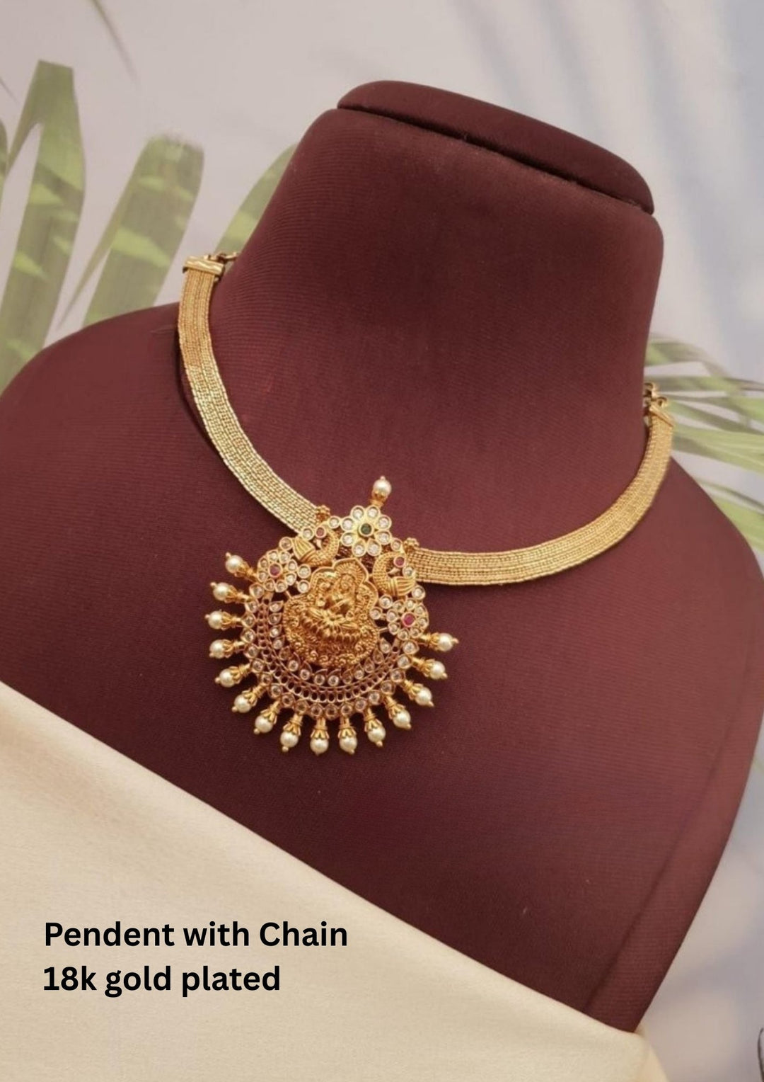 Kundan Temple Pendant with Chain g10699