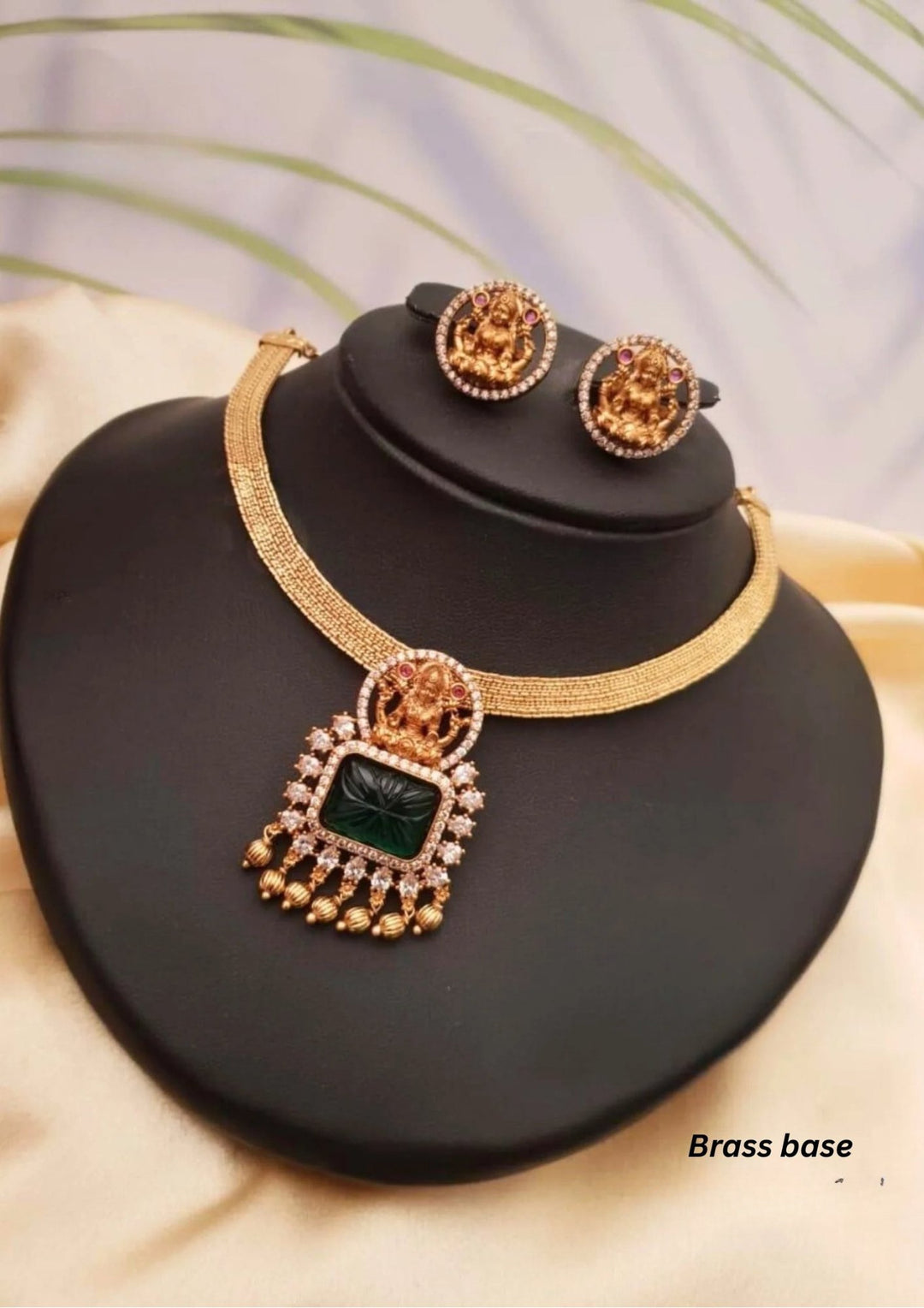 Kundan Brass Base  Necklace With Detachable Pendant and Earrings g101120