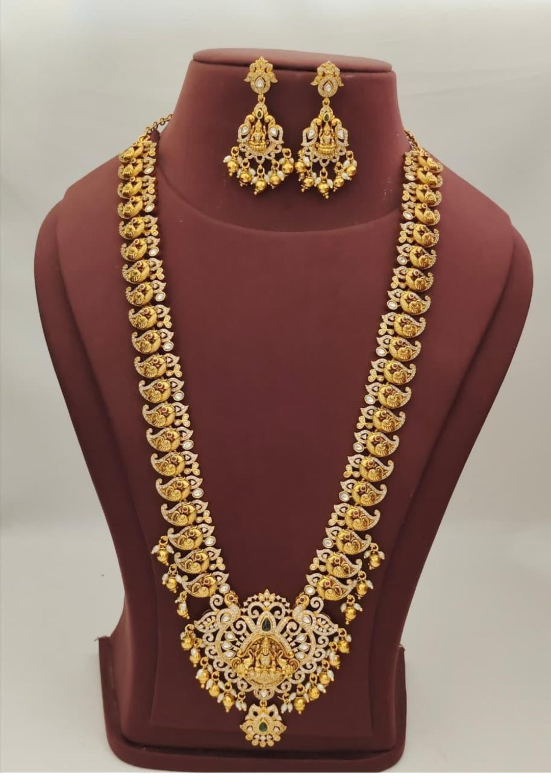 Kundan Temple Necklace With Earrings  s450004