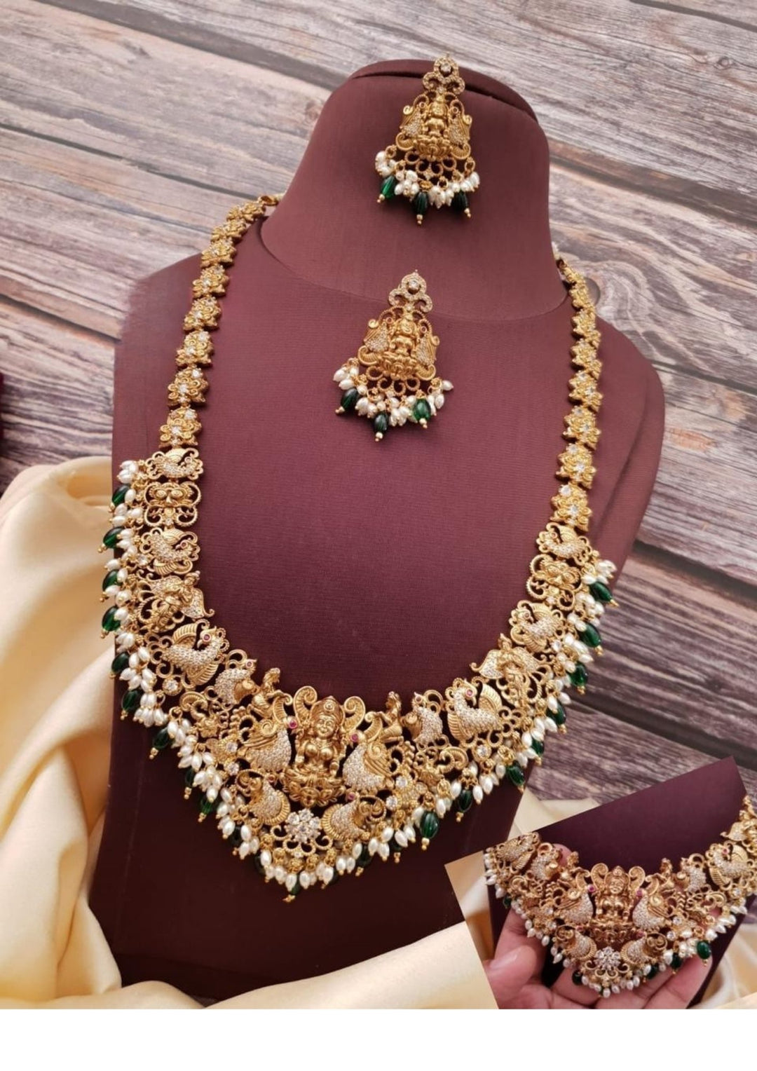 Kundan Temple Necklace with Earrings g102220