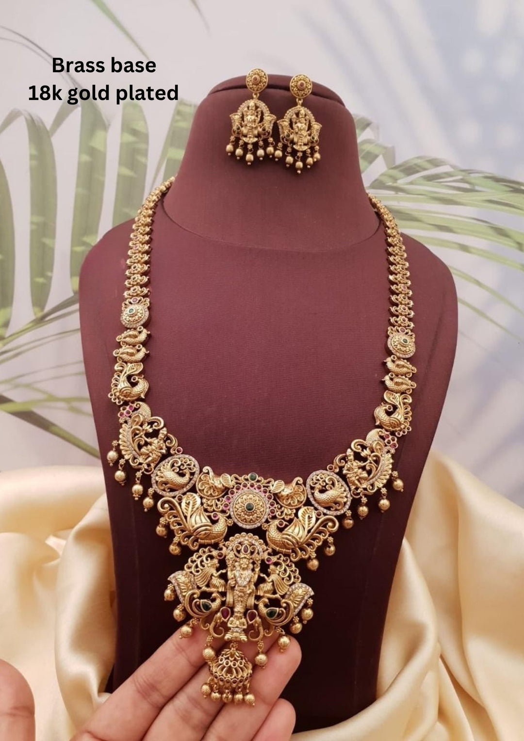Kundan Temple Necklace with Earrings g102650