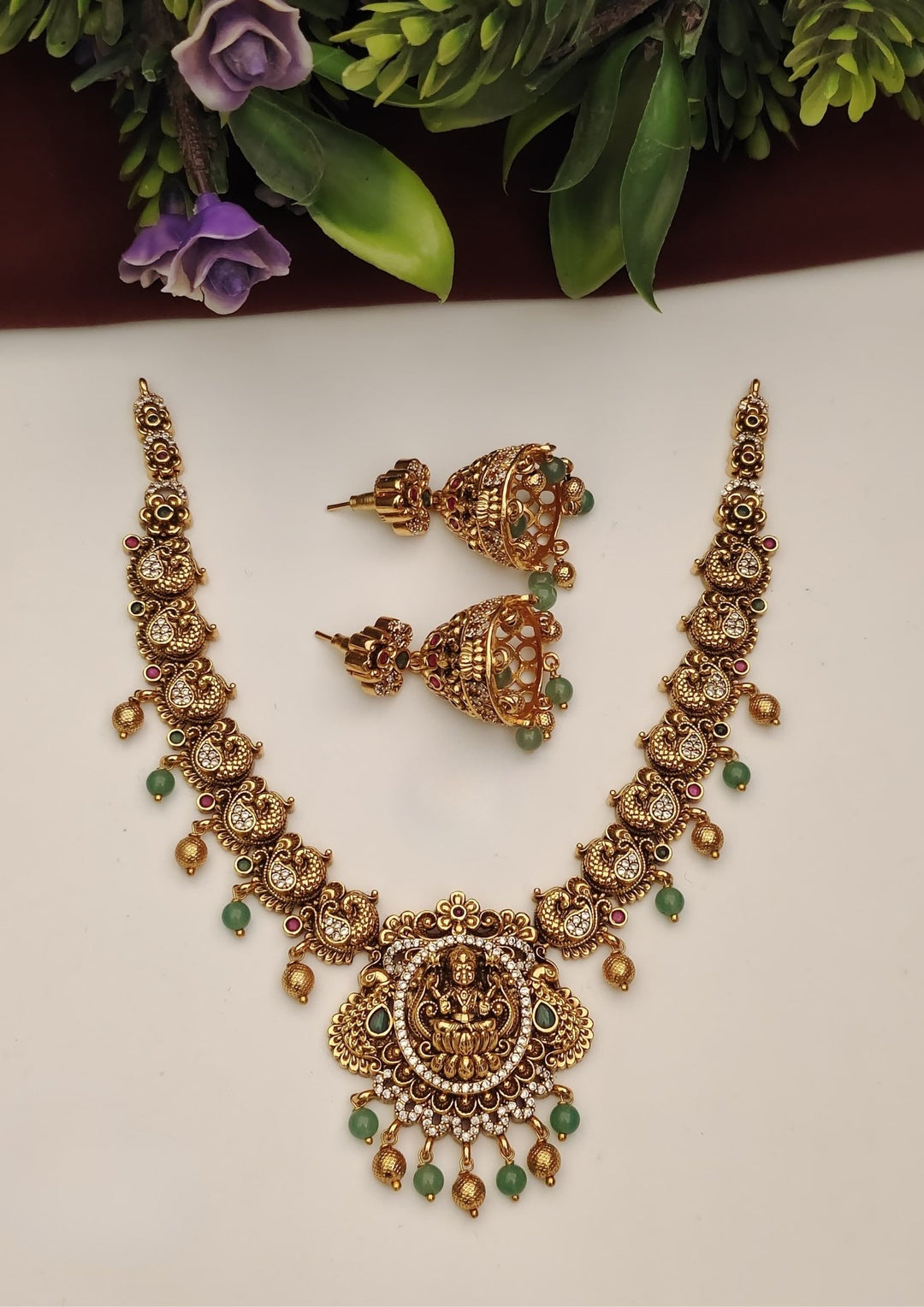 Kundan Temple Necklace with Earrings s250012