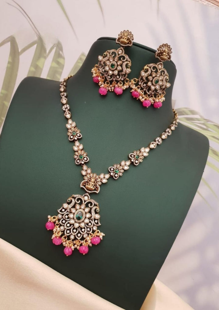 Victorian Temple Necklace with Screwback Earrings g102180
