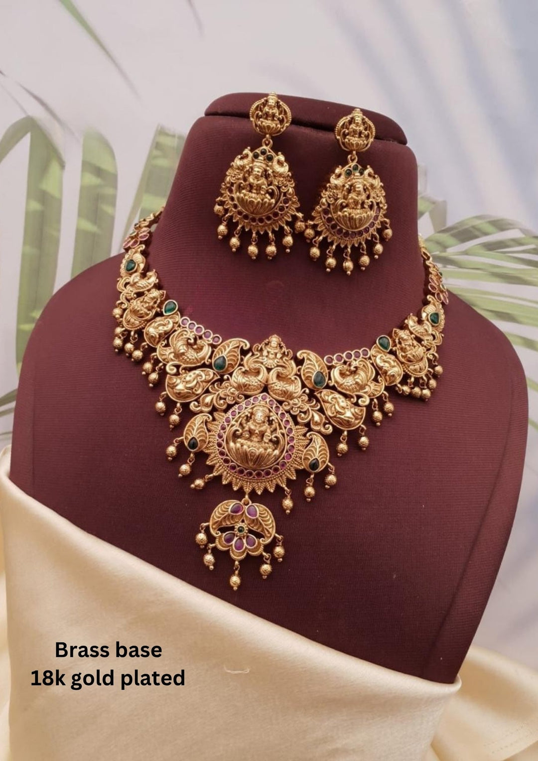 Kundan Temple Necklace with Earrings g101850