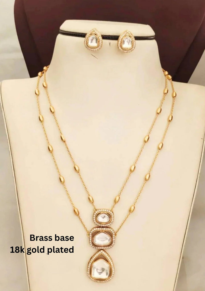 Kundan Necklace With Earrings s200061