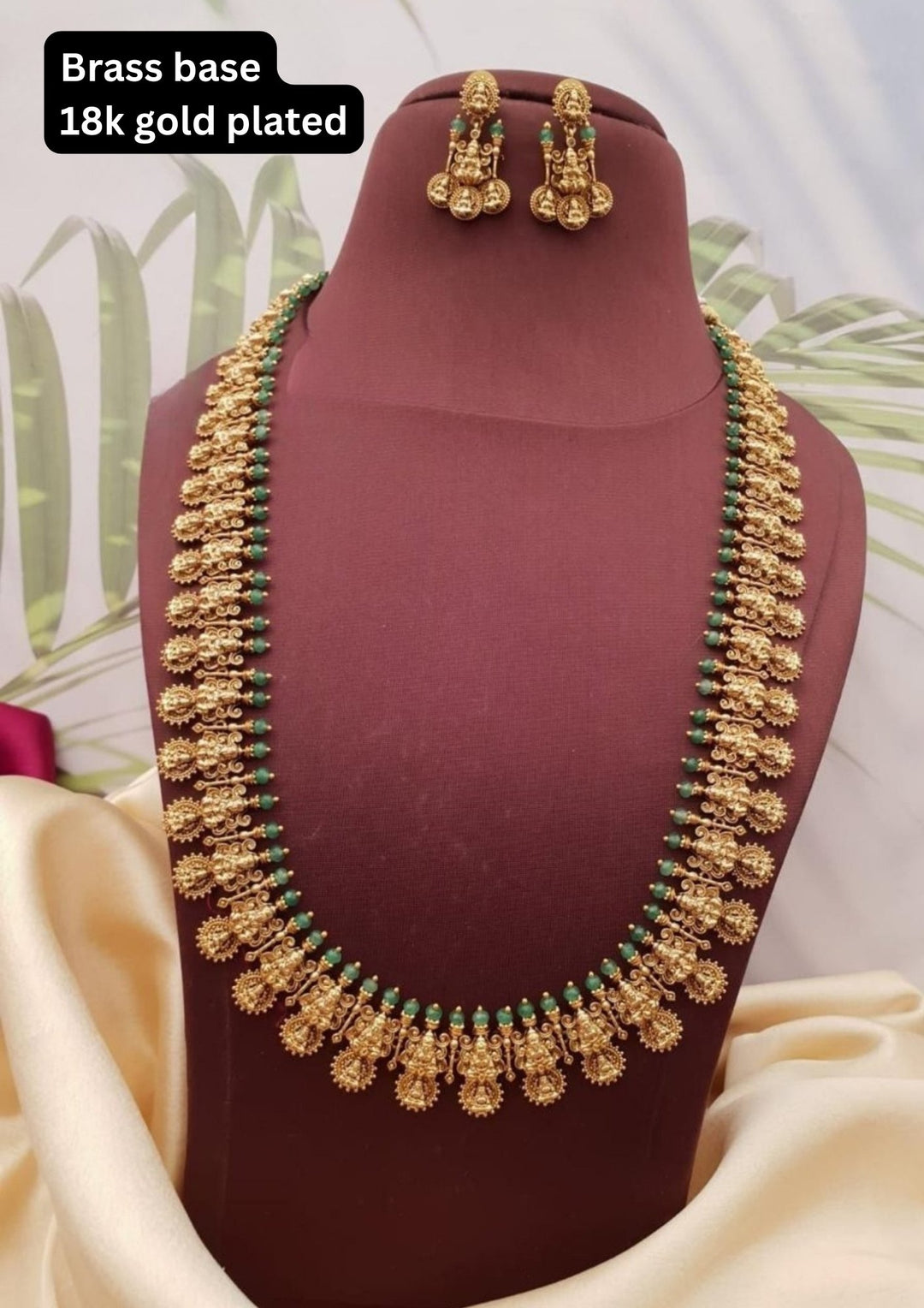 Kundan Temple  Necklace with Earrings g102360