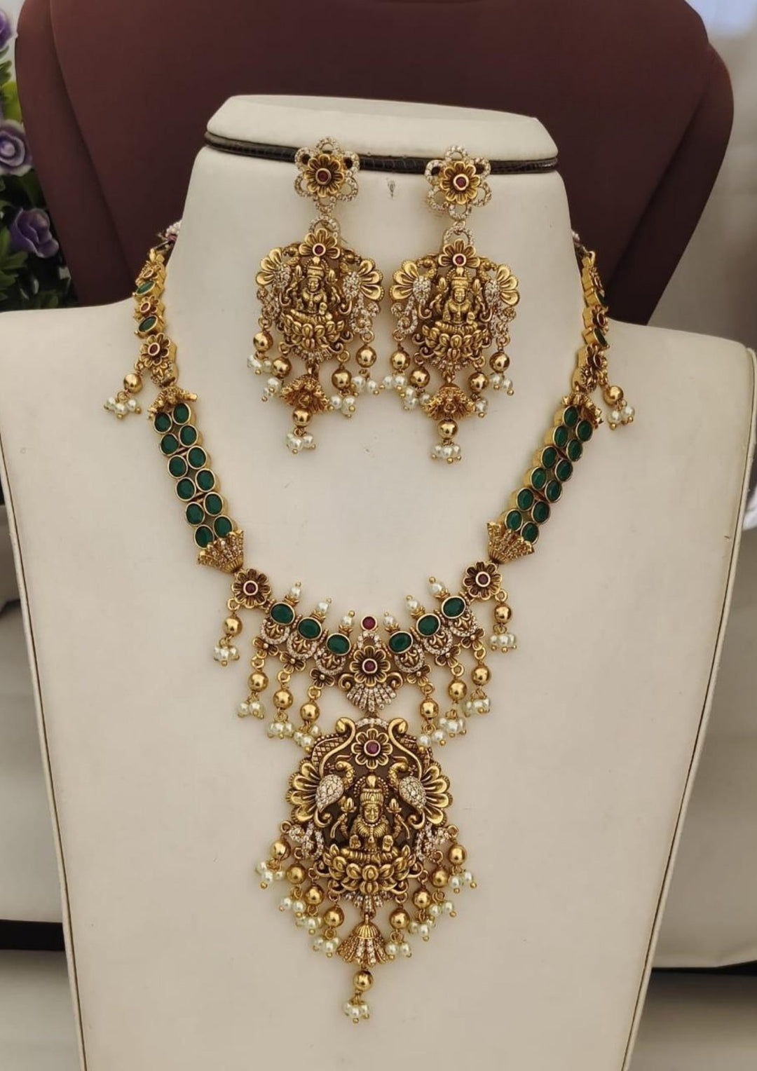 Kundan Temple Necklace with Earrings s240002