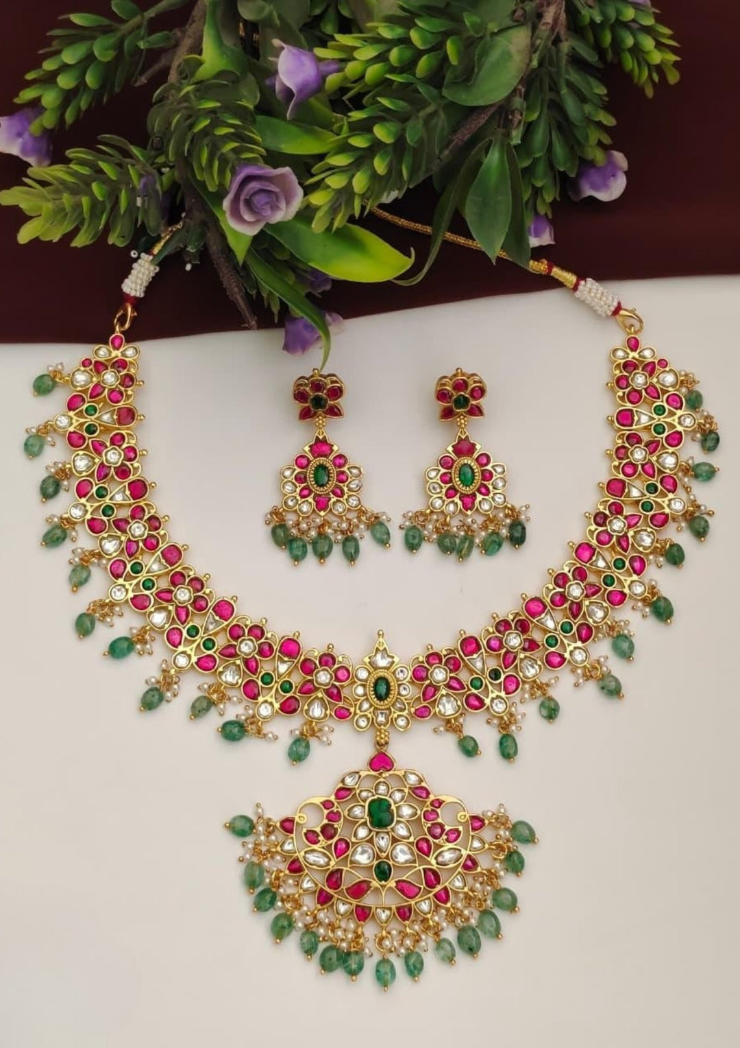 Kundan Necklace with Earrings s680046