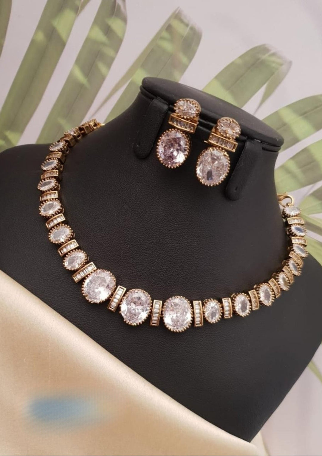 Kundan Stone Necklace With Earrings g10950