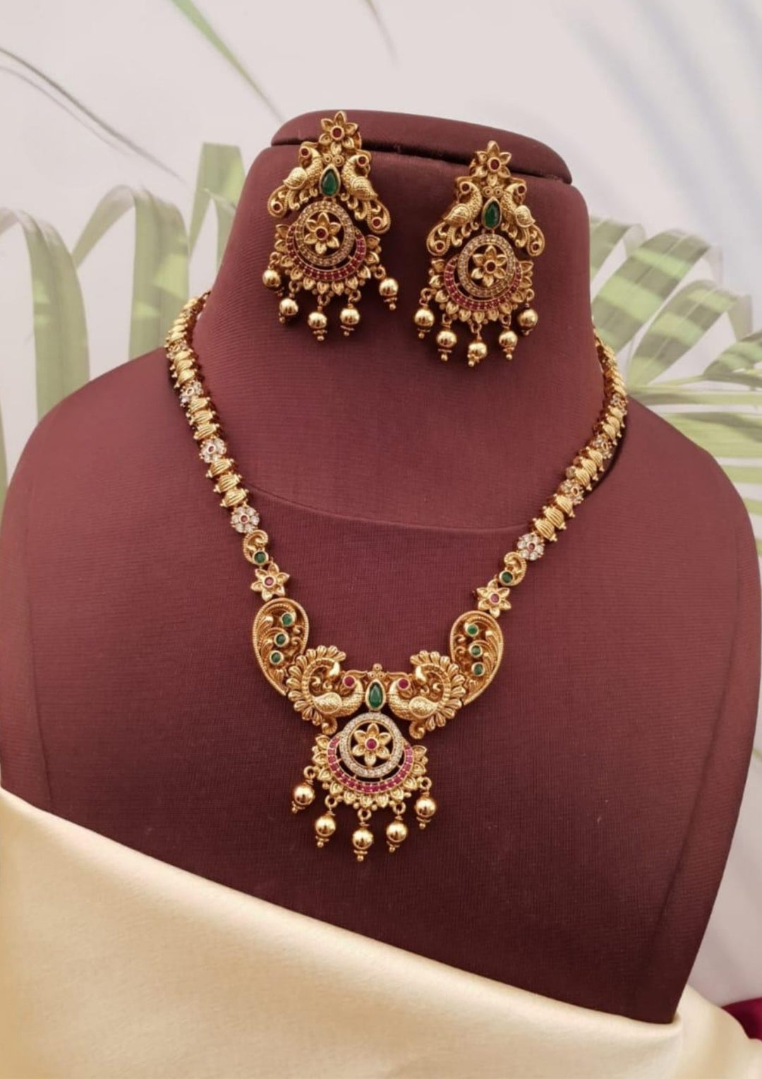 Kundan Necklace with Earrings g101150
