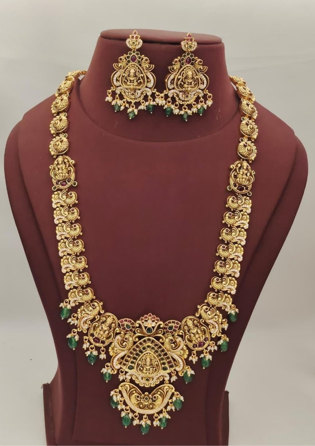 Kundan Temple Necklace with Earrings s520084