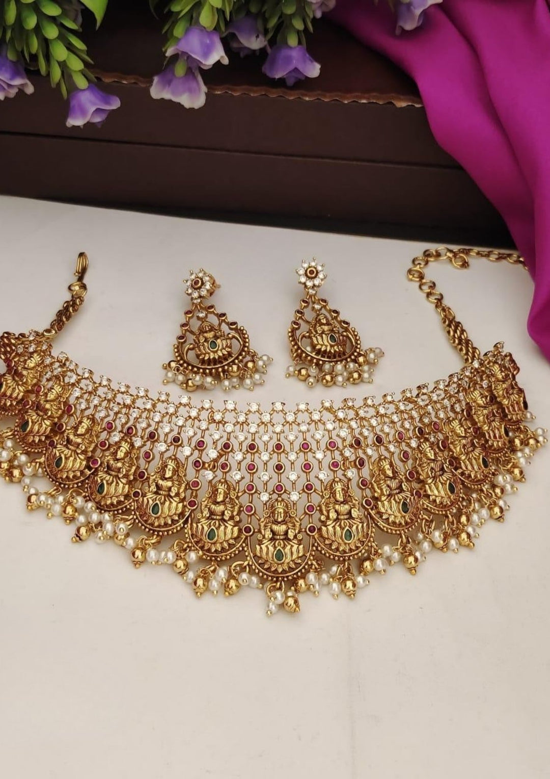 Kundan Temple Necklace with Earrings s320072