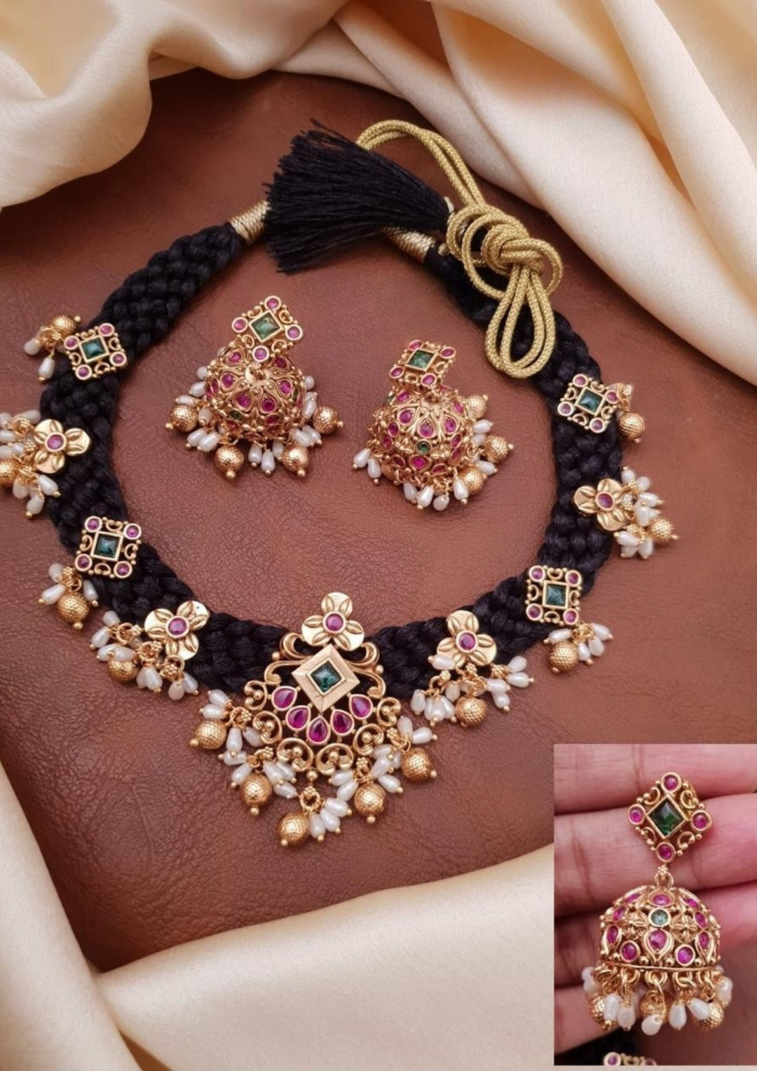 Kundan Necklace with Earrings g101860