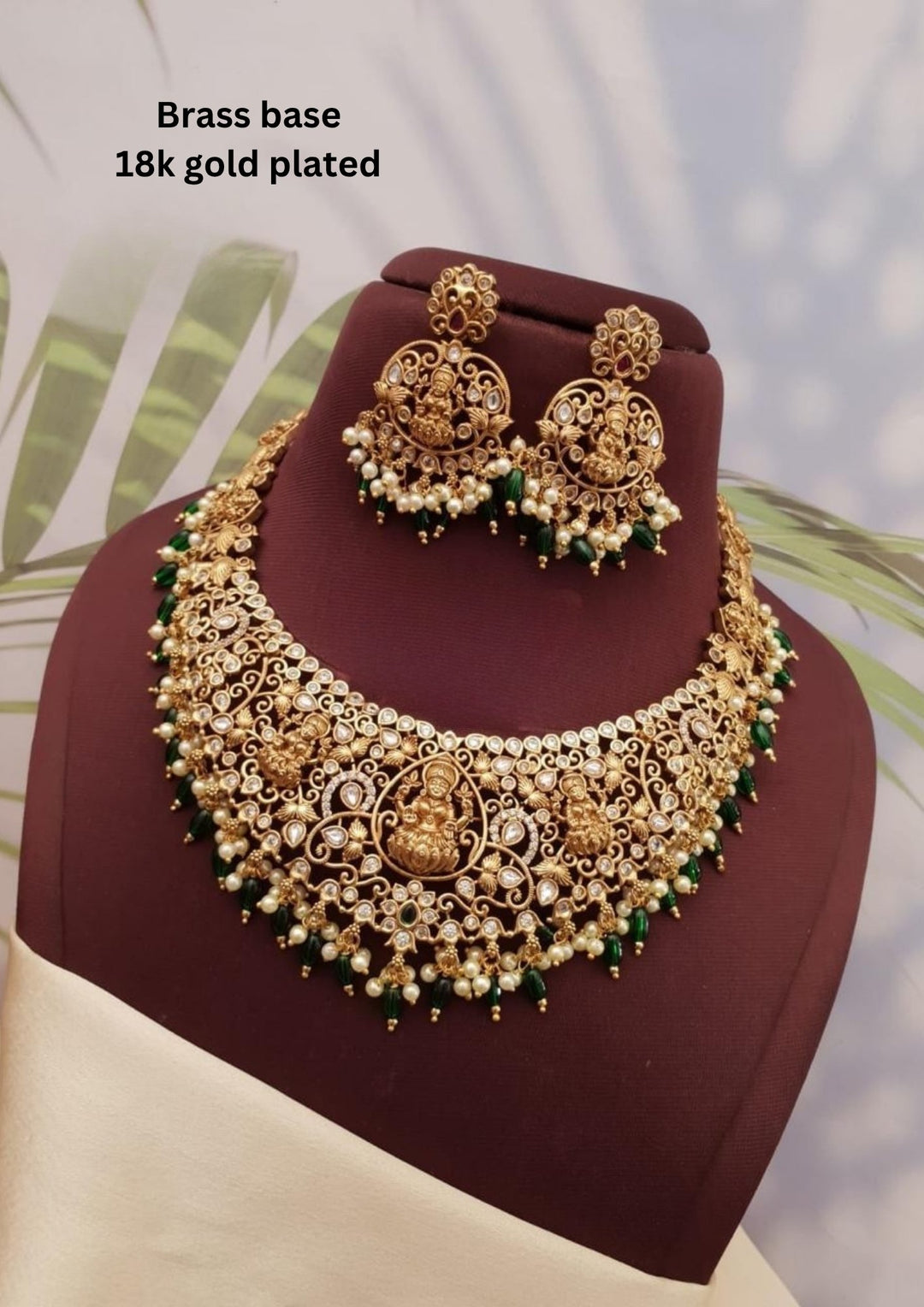 Kundan Temple Necklace with Earrings g101780