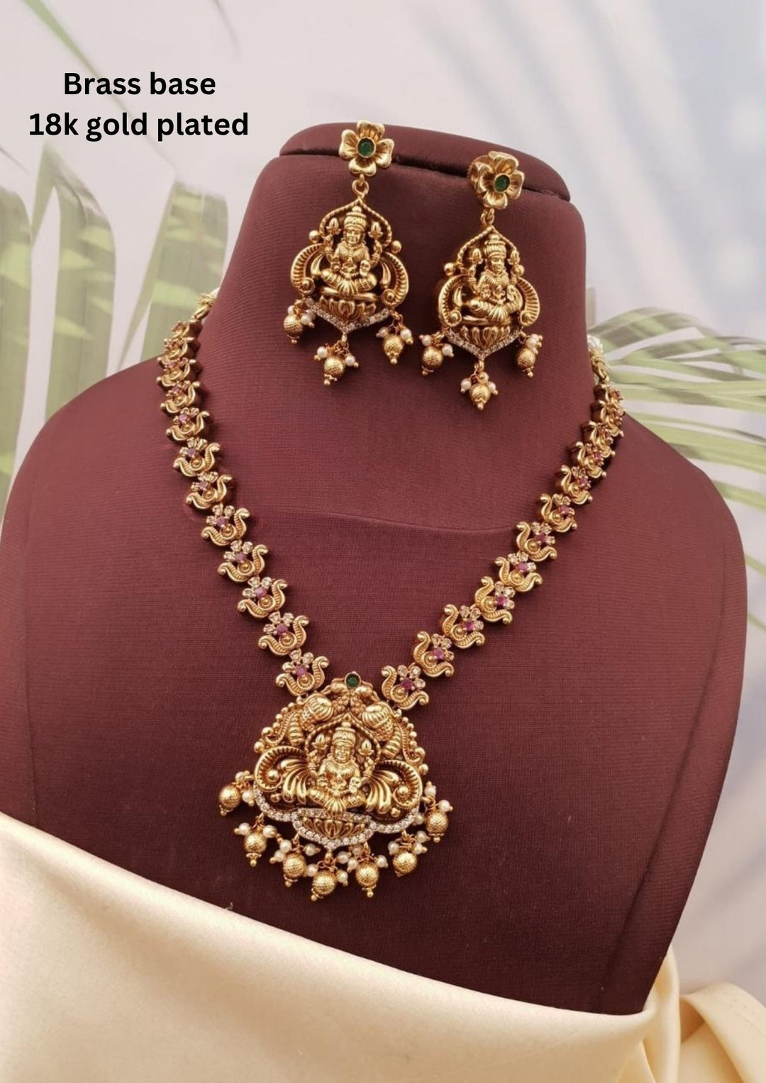 Kundan Temple Necklace with Earrings g102150
