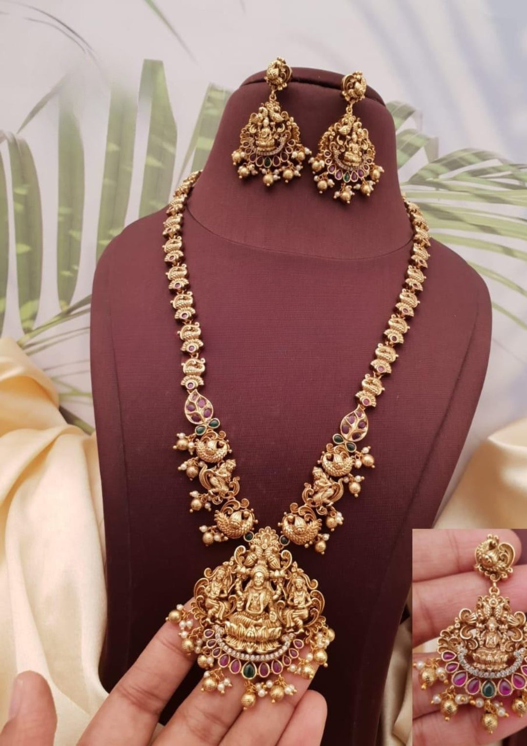 Kundan Temple Necklace With Earrings g 101999