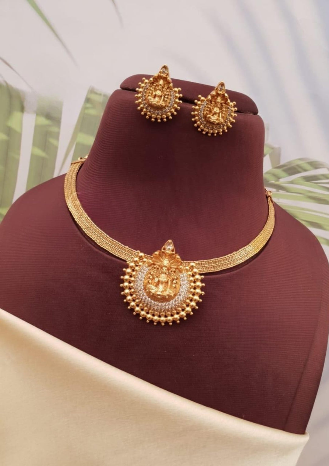 Kundan Temple Pendant Detachable g 10900